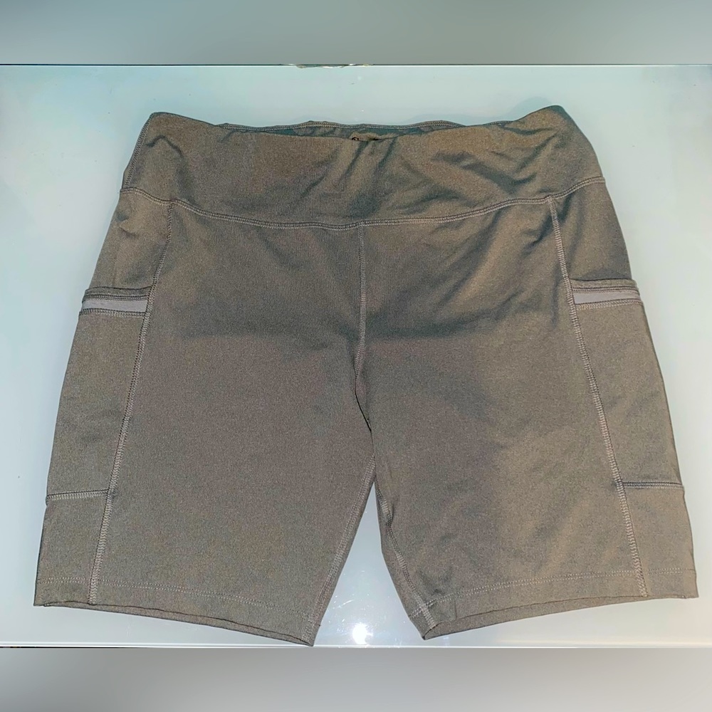 Cato Activewear brand Live Well, size XL, in color Grey